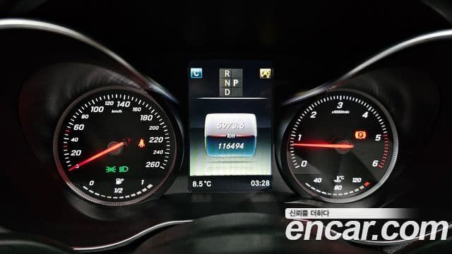 Mercedes-Benz C-Class 2018 — Şəkil 19/20