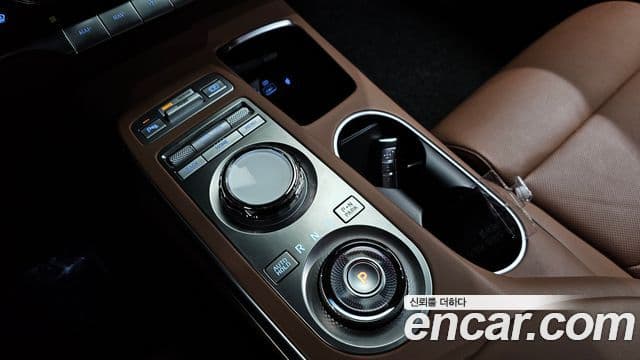 Genesis GV70 2023 — ფოტო 9/20