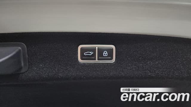 Genesis G90 2023 — Photo 13/20
