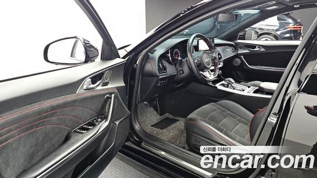 Kia Stinger 2022 — Şəkil 11/20