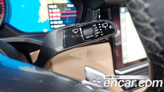 Porsche Cayenne 2019 — ფოტო 16/20