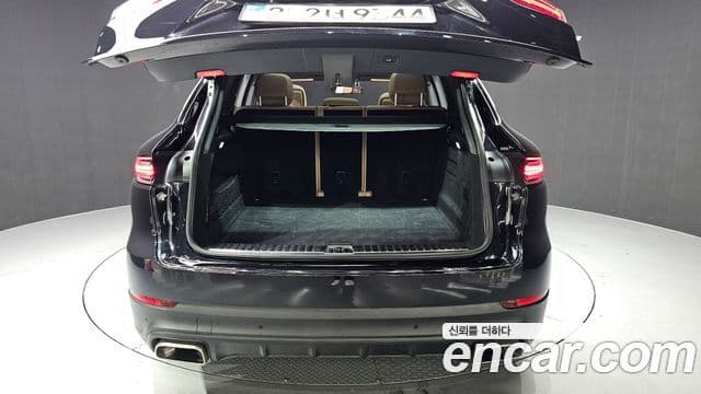 Porsche Cayenne 2019 — фото 20 из 20