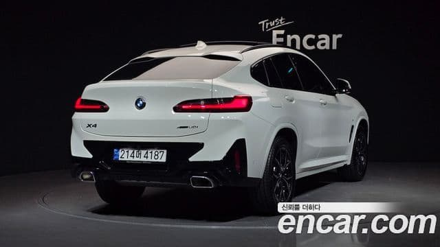 BMW X4 2022 — Фото 2/20