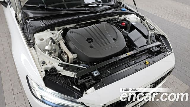 Volvo S60 2023 — фото 6 из 20