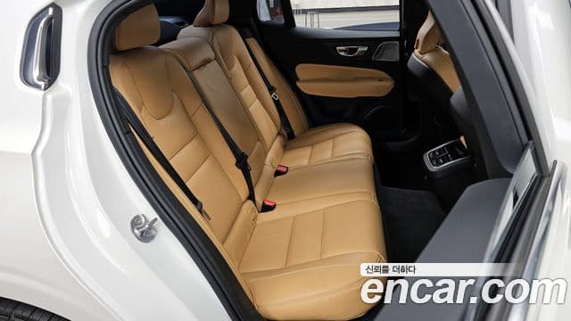 Volvo S60 2023 — ფოტო 12/20