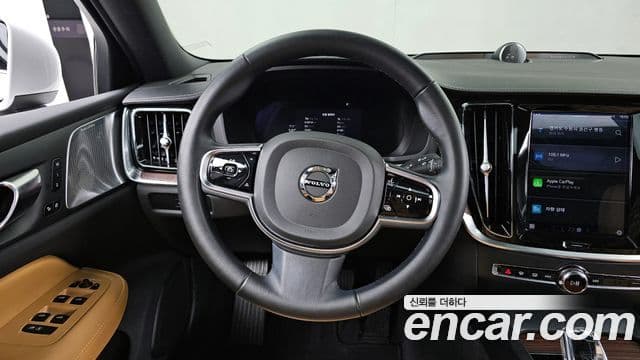 Volvo S60 2023 — ფოტო 13/20