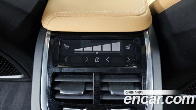 Volvo S60 2023 — ფოტო 19/20