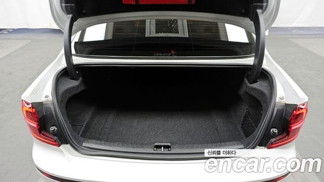 Volvo S60 2023 — ფოტო 20/20