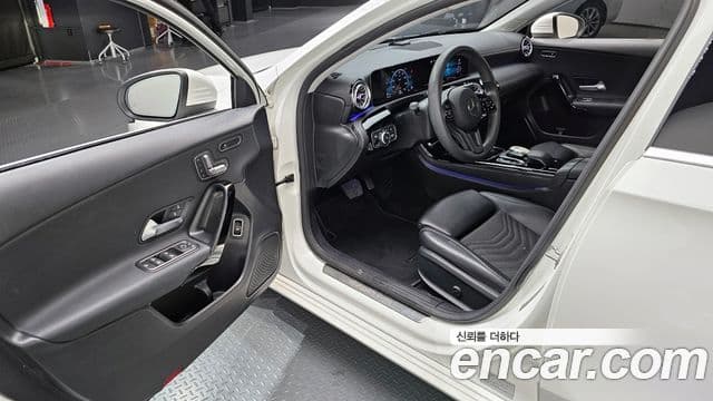Mercedes-Benz A-Class 2020 — Şəkil 10/20