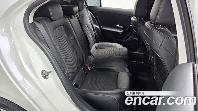 Mercedes-Benz A-Class 2020 — фото 12 из 20