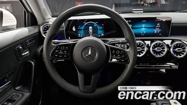 Mercedes-Benz A-Class 2020 — Şəkil 13/20