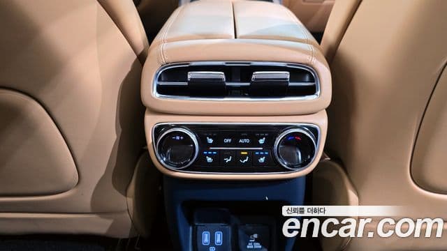 Genesis GV80 2023 — ფოტო 19/20