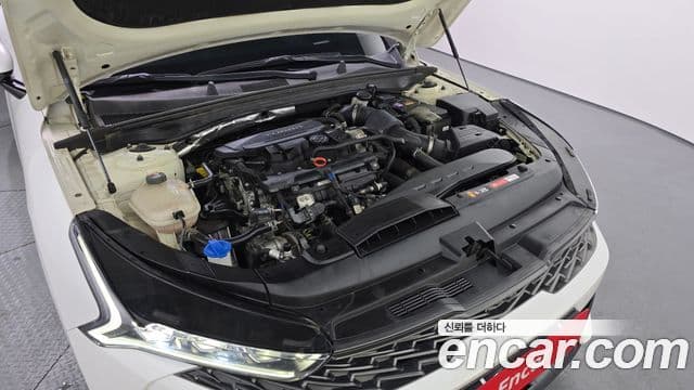 Kia K5 2020 — ფოტო 6/20