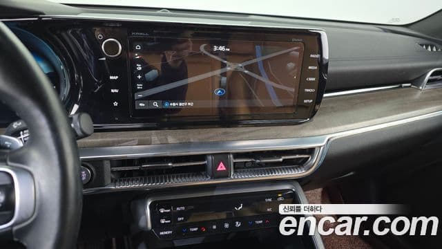 Kia K5 2020 — ფოტო 14/20