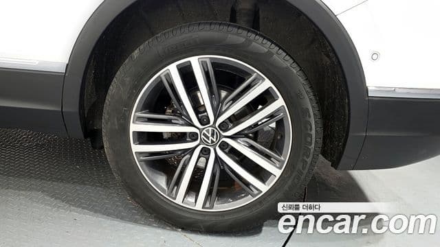 Volkswagen Tiguan Allspace 2023 — ფოტო 15/20