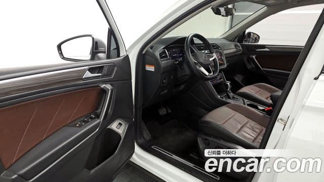 Volkswagen Tiguan Allspace 2023 — ფოტო 16/20