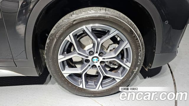 BMW X1 2021 — Şəkil 17/20