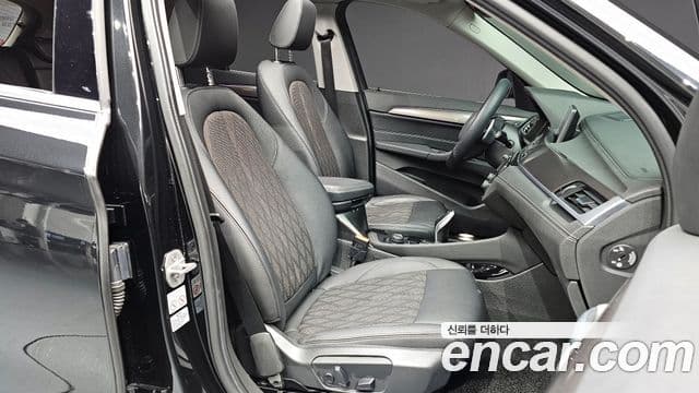 BMW X1 2021 — Şəkil 8/20