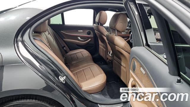 Mercedes-Benz E-Class 2020 — Şəkil 11/20