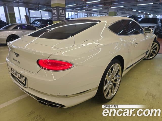 Bentley Continental GT 2020 — ფოტო 1/20