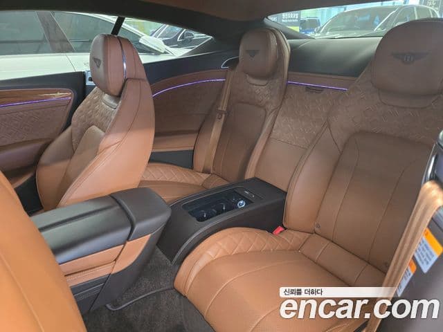 Bentley Continental GT 2020 — ფოტო 7/20