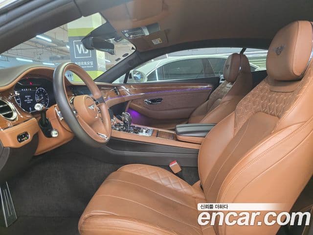 Bentley Continental GT 2020 — ფოტო 8/20