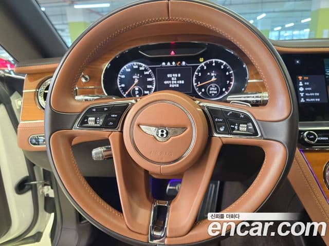 Bentley Continental GT 2020 — ფოტო 15/20