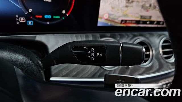 Mercedes-Benz E-Class 2023 — фото 9 из 20