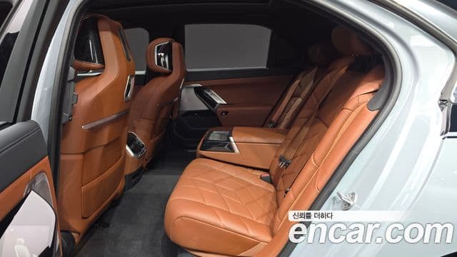 BMW 7 Series 2025 — Şəkil 12/20