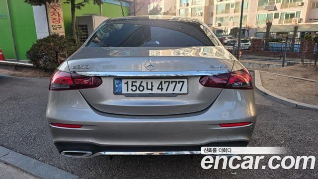 Mercedes-Benz E-Class 2021 — Şəkil 10/17