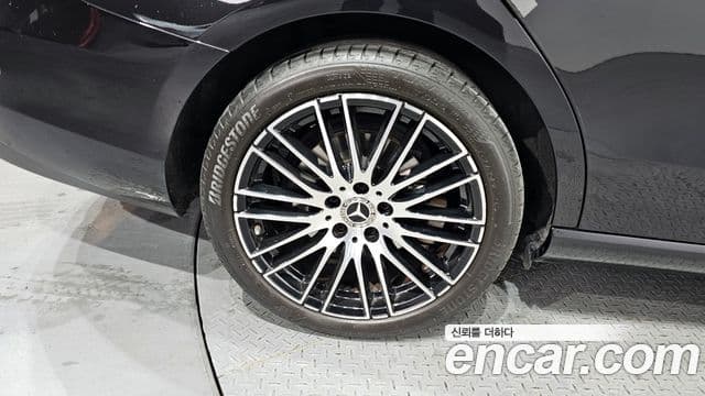 Mercedes-Benz C-Class 2022 — ფოტო 5/20