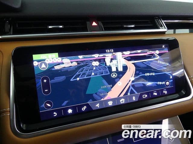 Land Rover Range Rover Velar 2020 — ფოტო 13/20