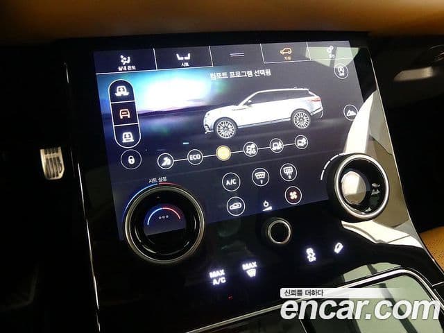Land Rover Range Rover Velar 2020 — ფოტო 15/20