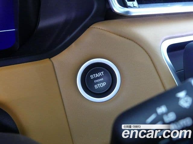 Land Rover Range Rover Velar 2020 — ფოტო 16/20
