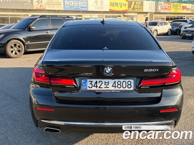 BMW 5 Series 2023 — Photo 2/20