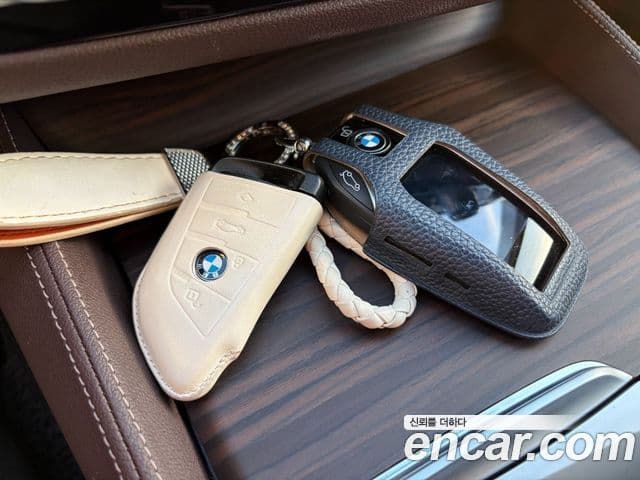 BMW 5 Series 2023 — Photo 18/20