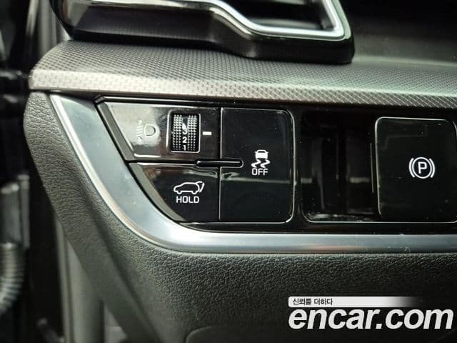 Kia Sportage 2022 — ფოტო 18/20