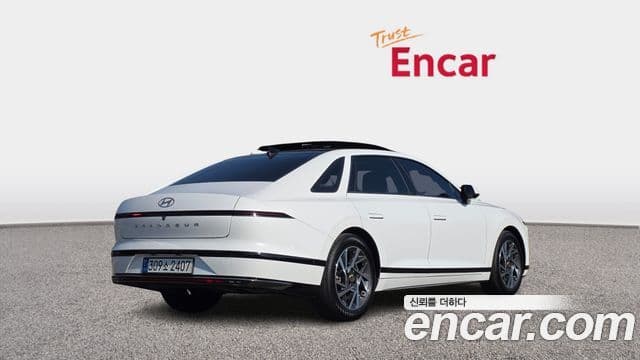 Hyundai Grandeur Hybrid 2023 — Photo 17/20