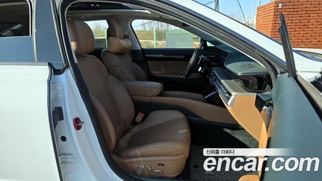 Hyundai Grandeur Hybrid 2023 — Photo 13/20