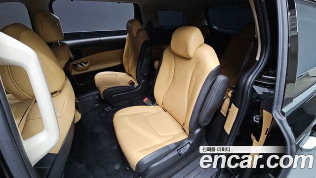 Kia Carnival 2021 — Фото 12/20