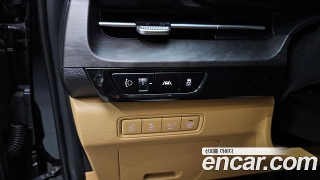 Kia Carnival 2021 — Фото 18/20