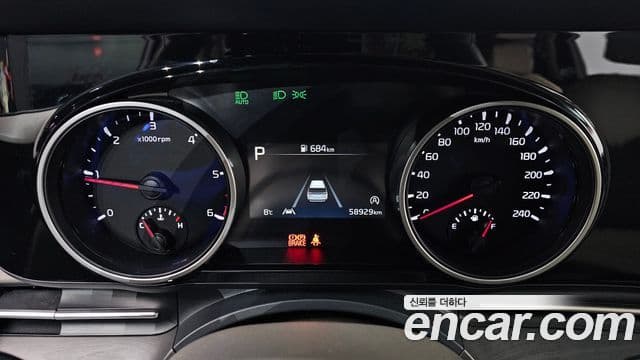 Kia Carnival 2020 — Фото 8/20