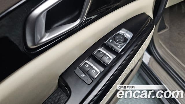 Kia Carnival 2020 — Фото 11/20