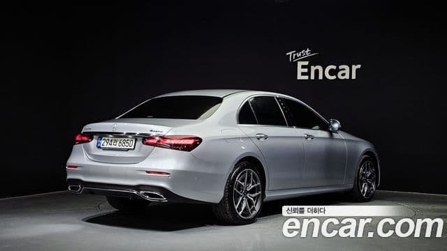 Mercedes-Benz E-Class 2022 — ფოტო 2/20