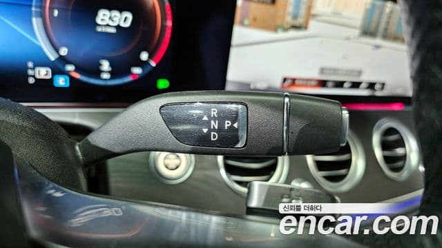 Mercedes-Benz E-Class 2022 — ფოტო 9/20