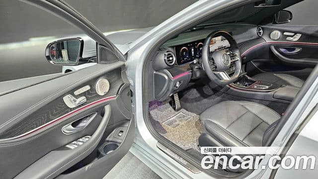 Mercedes-Benz E-Class 2022 — ფოტო 10/20