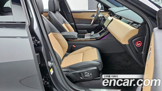 Land Rover Range Rover Velar 2025 — Фото 11/20