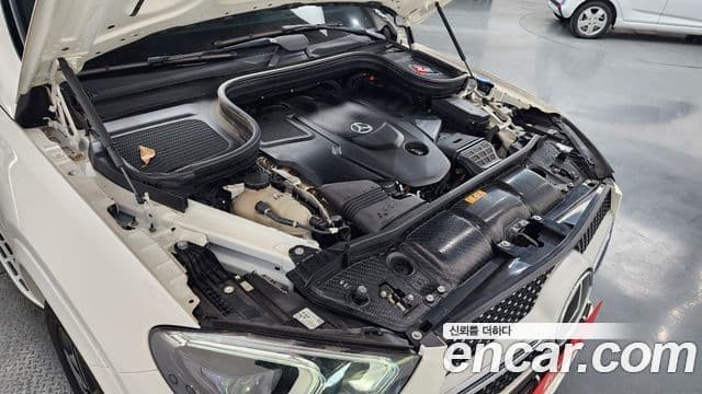 Mercedes-Benz GLE-Class 2021 — ფოტო 6/20