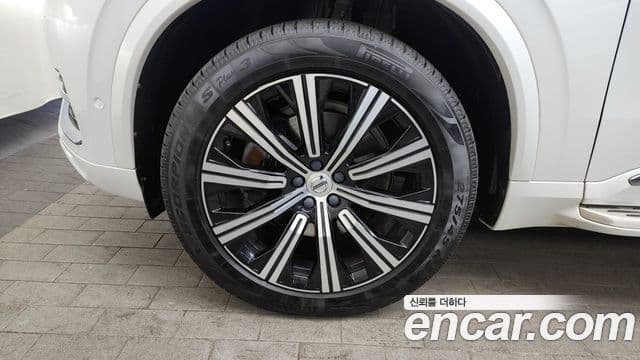 Volvo XC90 2020 — ფოტო 5/20