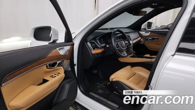 Volvo XC90 2020 — ფოტო 10/20